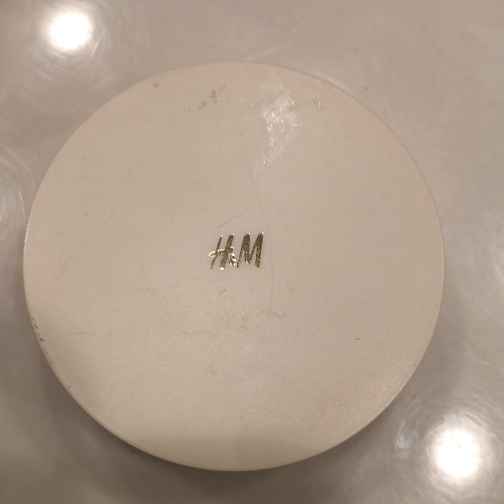 Solid scent